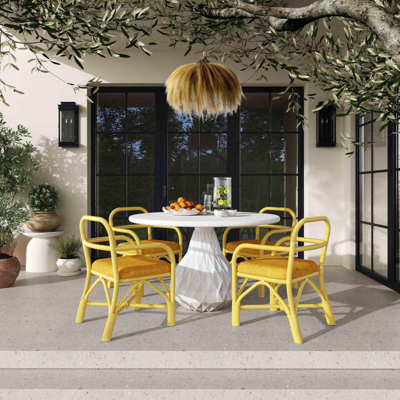 Chaise en rotin vert, Jaune