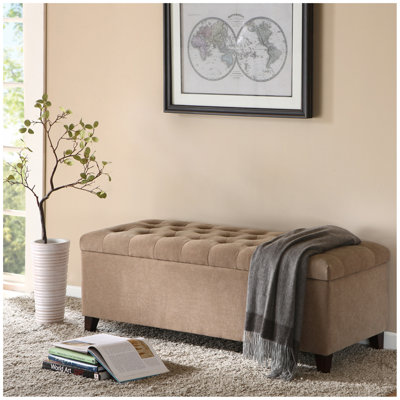 Banc de rangement Ã  assise capitonnÃ©e et fermeture en douceur