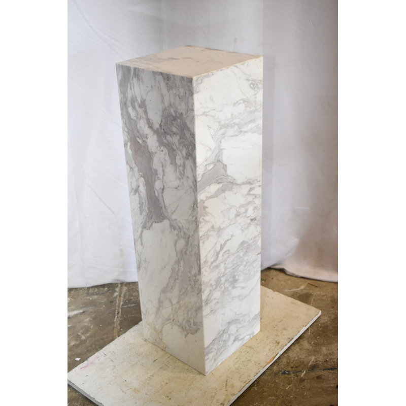Piédestal pour œuvre d'art, pierre de marbre moderne 12 po x 12 po x H 39 po, Gris / marbre blanc