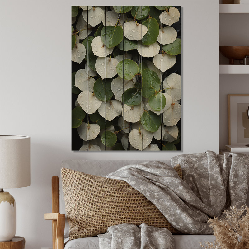 Feuilles vertes et blanches, collage sur bois naturel, H 20 po x l 10 po x P 0,78 po