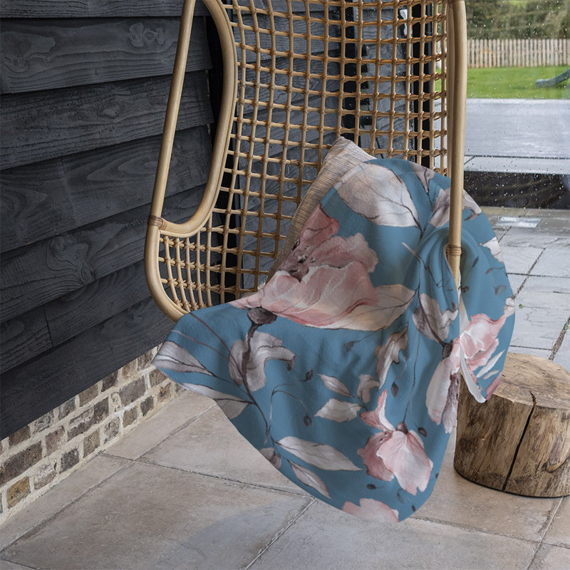 Razo Quilted Throw Blanket