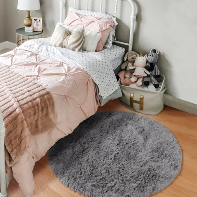 Tapis de 5 pi x 5 pi, cercle rond gris pour chambre d'enfant, tapis moelleux, petit tapis à poils longs à poil long, circulaire de lecture confortable pour la chambre de bébé des garçons.