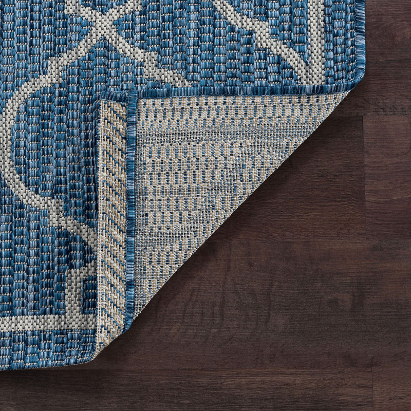 Speegle Indoor / Outdoor Geometric Indigo Blue Area Rug, Round 5'3"