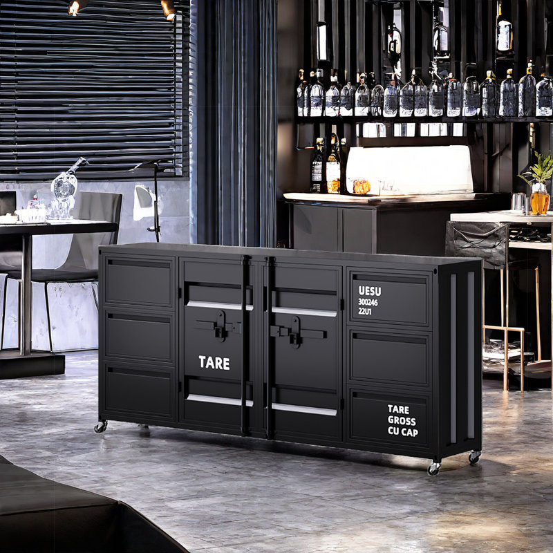 Buffet en acier, Noir