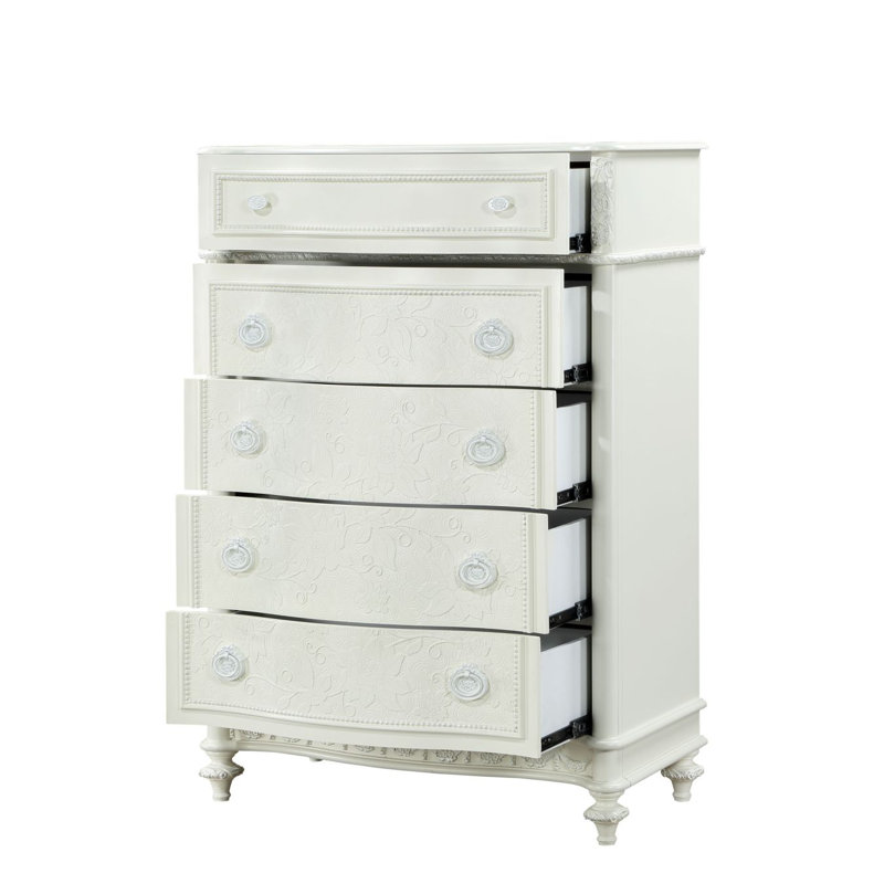 Commode avec finition ivoire pour la chambre à coucher