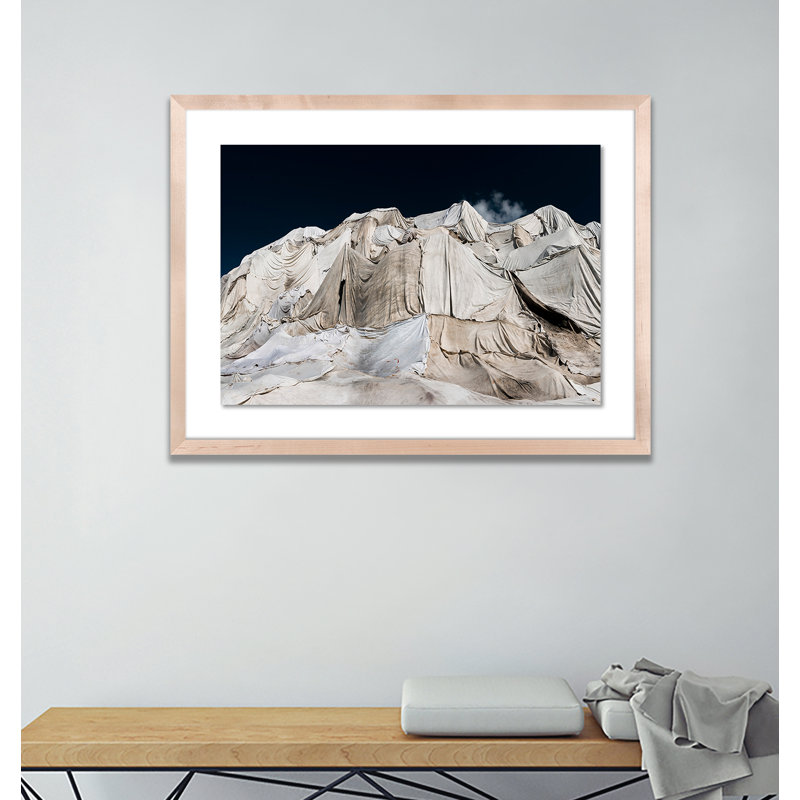 «Derrière le voile froid II» par Michael Schauer - reproduction de photo, H 29 po x l 40 po x P 2,5 po, Naturel