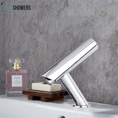 Robinet de salle de bain Waterfall en nickel brossé avec base carrée et poignée simple