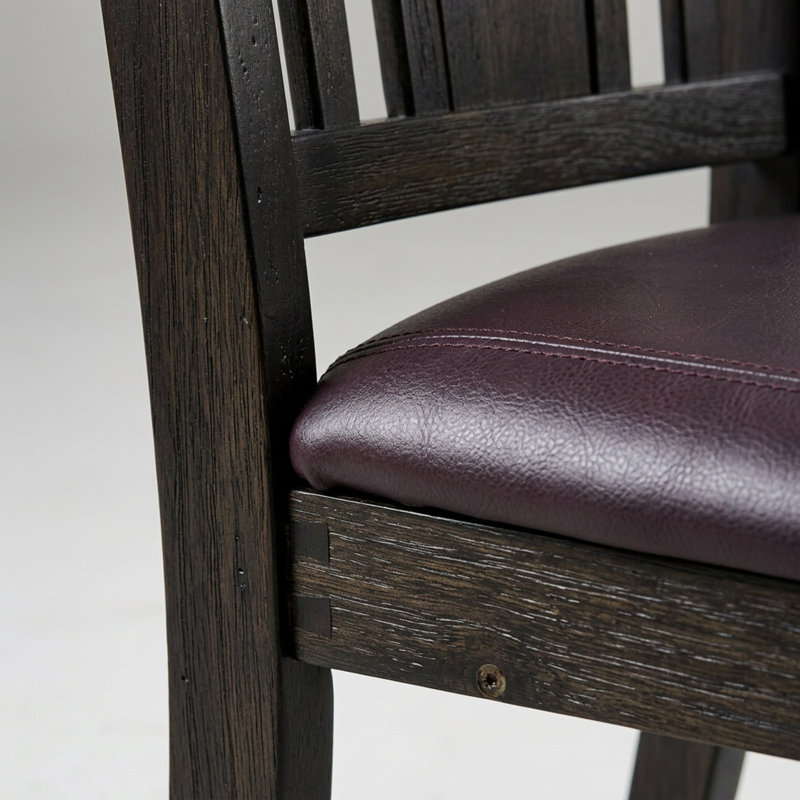 Ensemble table et chaises de salle à manger rectangulaires avec rallonge intégrée de 45 cm et six chaises de salle à manger en similicuir.