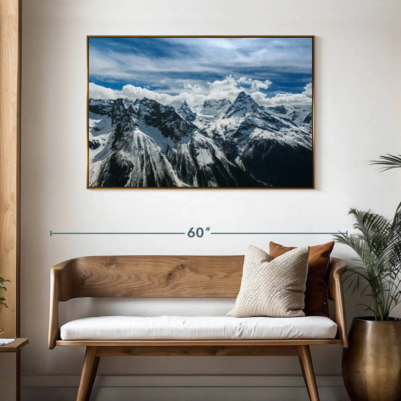 Snow Mountain Peaks, 46 po x 31 po, Cadre flottant doré
