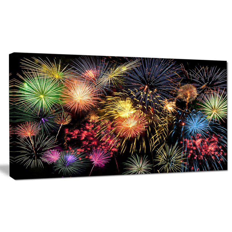 «Colorful Fireworks at Night Sky», impression sur toile tendue, H 20 po x l 40 po x P 1po