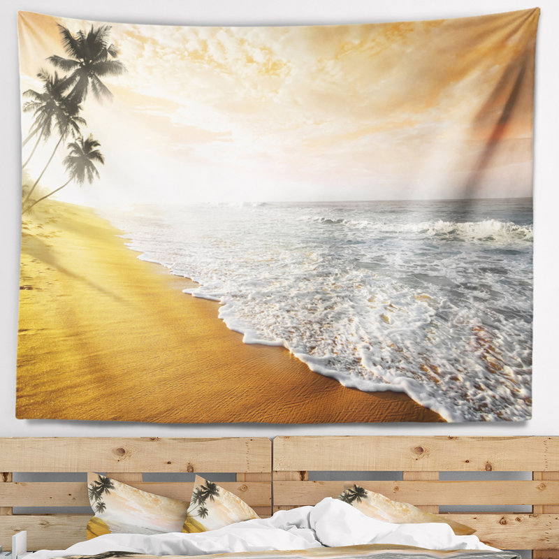 Tapisserie «Seascape Wavy Clouds over Seashore», H 68 po x l 80 po