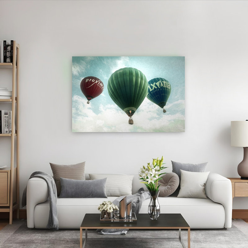 Affiche murale représentant des montgolfières dans un paysage d'été coloré, onirique et paisible, H 40 po x l 60 po