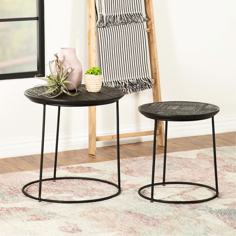 Tables gigognes contemporaines, noir mat et mangue, 2 tables élégantes pour un usage domestique, mat, supports en métal avec plateau en manguier, salon