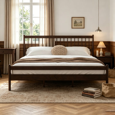 Lit de style traditionnel avec tête de lit, pied de lit et structure en bois de pin renforcé