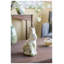 Figurine de lapin blanc en céramique avec motif floral vert