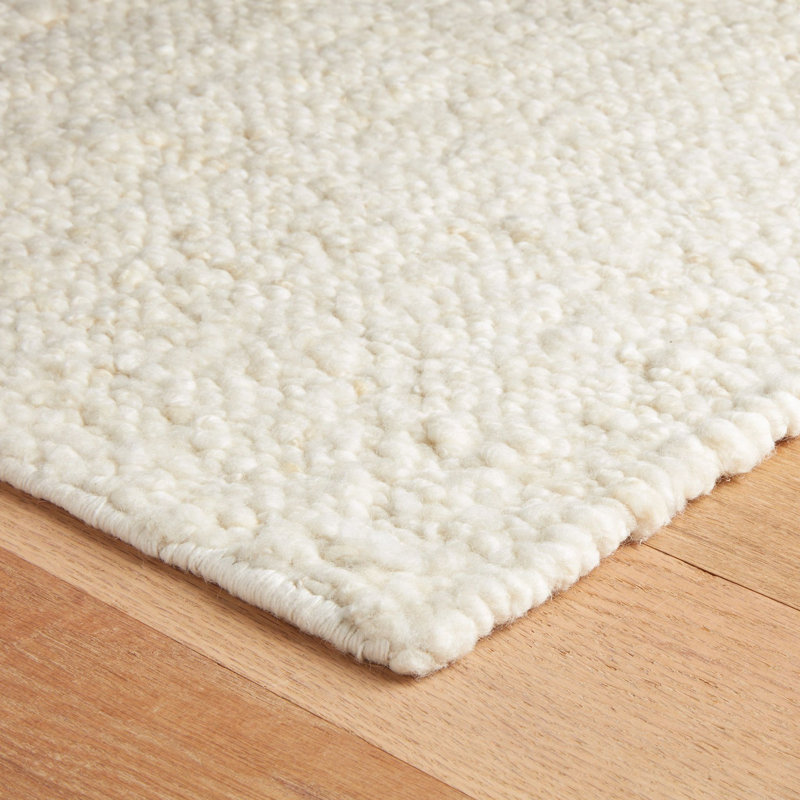 Holmstead Ivory Handwoven Wool Rug, Rectangle 5' x 8'