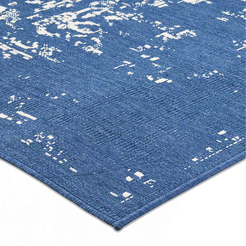 7'X5'3" RUG