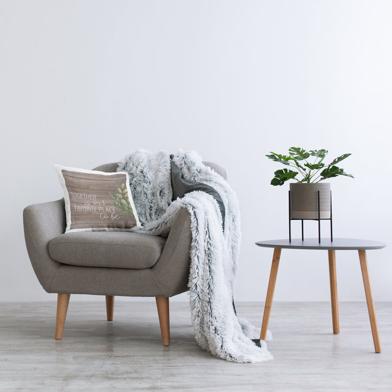 Coussin décoratif imprimé ensemble Together Sentiment on Rustic, design par Kim Allen