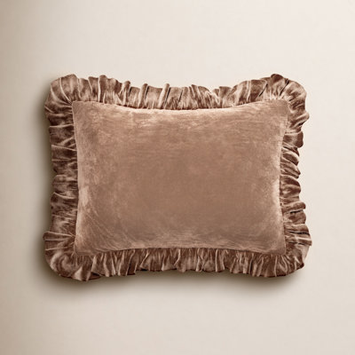 Stella 21" x 21" Throw Pillow
