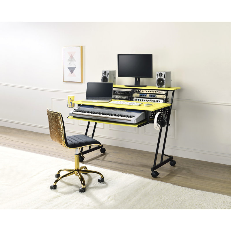 Bureau, studio d'enregistrement de musique à finition jaune et noire