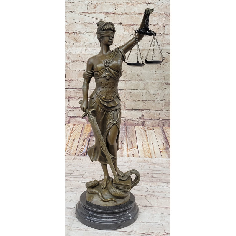 Figurine Lucinda