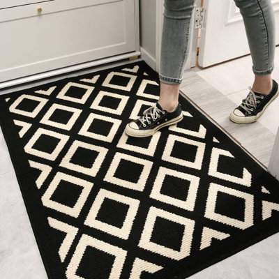 Sofhia Non-Slip Geometric Doormat