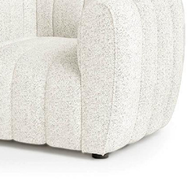 Chaise d'appoint Hery, boucle blanche capitonnée, dossier bas courbé