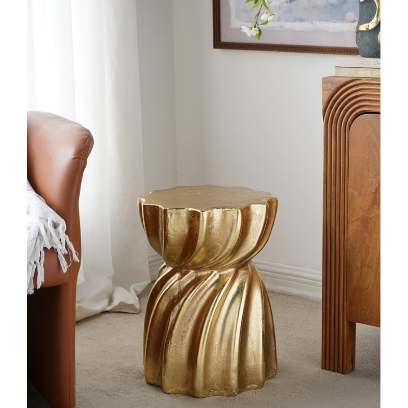 Table d'appoint avec design sculptural tourbillon, table d'appoint contemporaine pour le salon