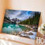 Toile, "Un lac alpin à couper le souffle" avec art corporel turquoise vif reflétant la neige dramatique-930617517