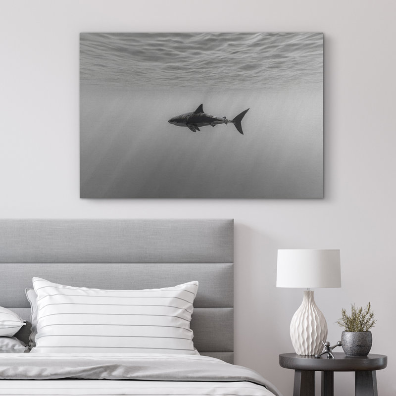 «Black and White Shark Ocean Profond Modern Coastal Decor», reproduction d'art sur toile encadrée, Toile tendue