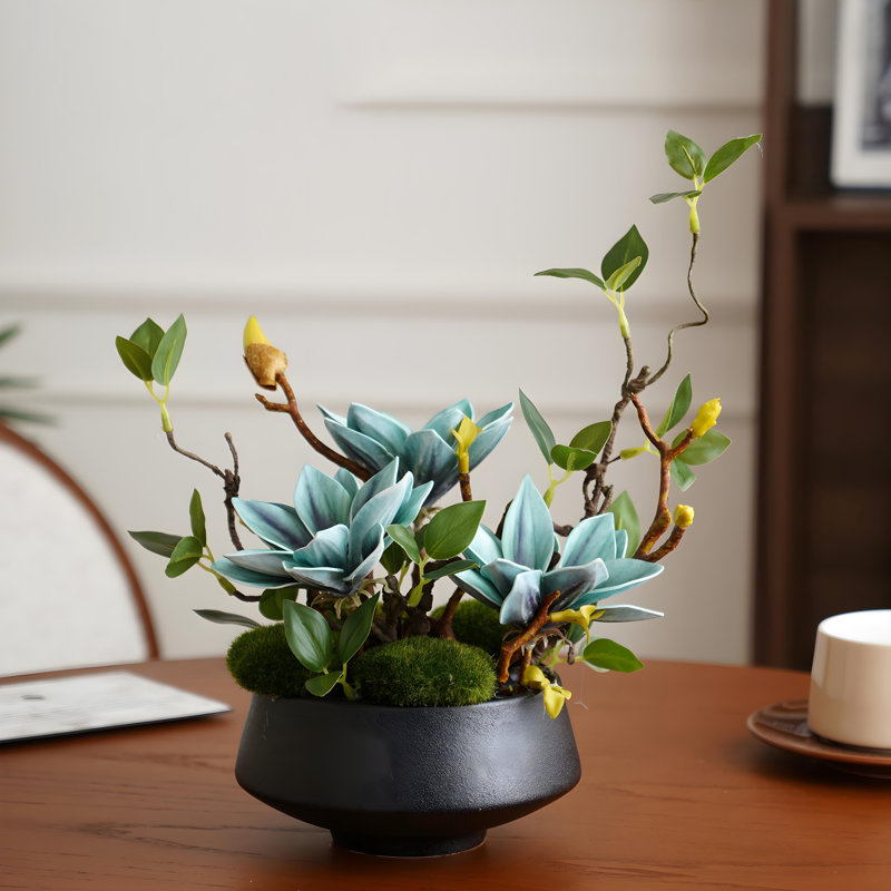 Ornements de fleurs simulées