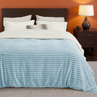 Bedsure Sherpa Fleece Throw Blanket – Cozy Warm Throw for Dorm Bed & Sofa –  Great Gift for College Students