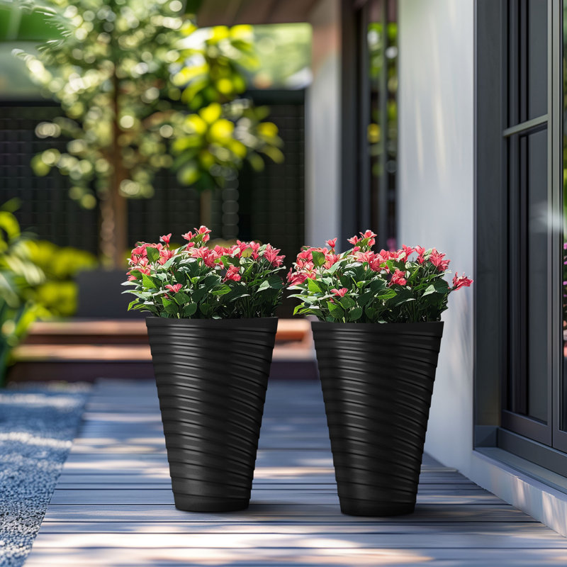 Aftina Pot Planter, 18" H x 11.8" W x 11.8" D, Spiral Black