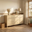 Commode en bois massif naturel de 63 po avec 4 tiroirs et 2 compartiments de rangement rabattables