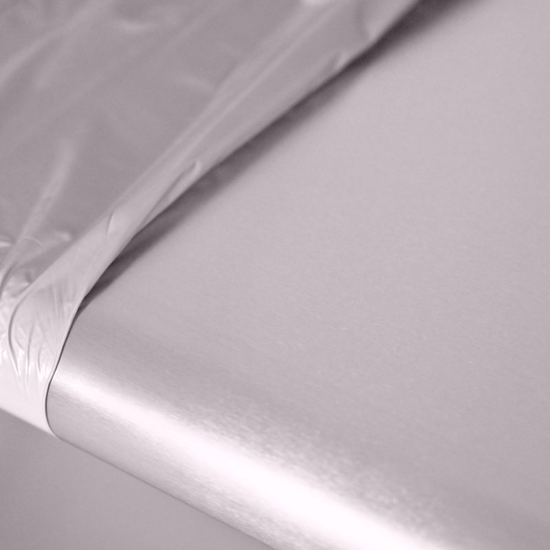 Table en acier inoxydable avec roulettes