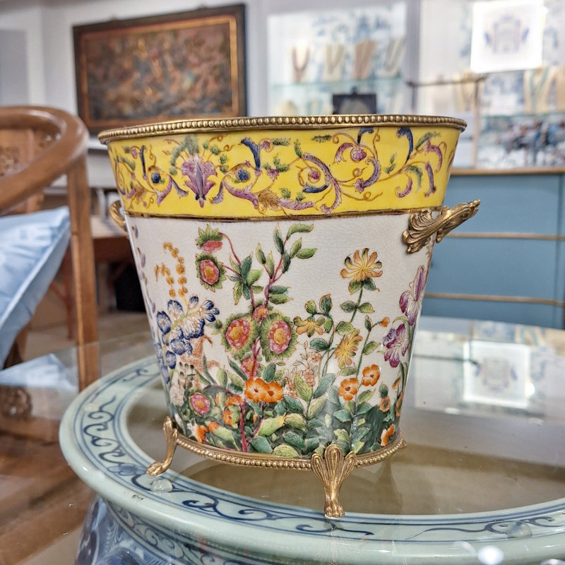 Pot de fleurs en céramique fait à la main