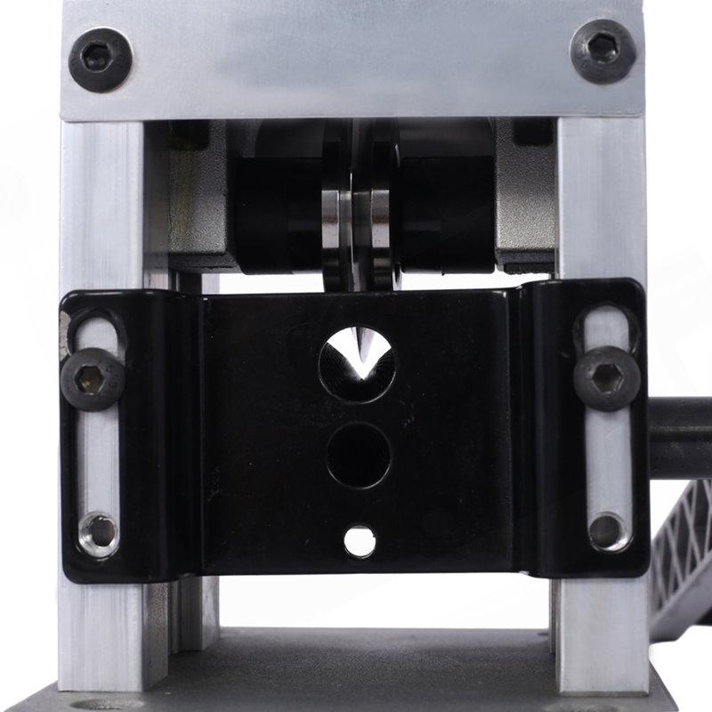 Dénudeur manuel de fils de ferraille, machine à éplucher les fils de cuivre alimentés par perceuse, pince à dénuder pour le recyclage des fils, fabrication en alliage d'aluminium compacte et portable, 0,06 à 0,98 po