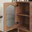 Armoire de rangement en bois avec tablettes