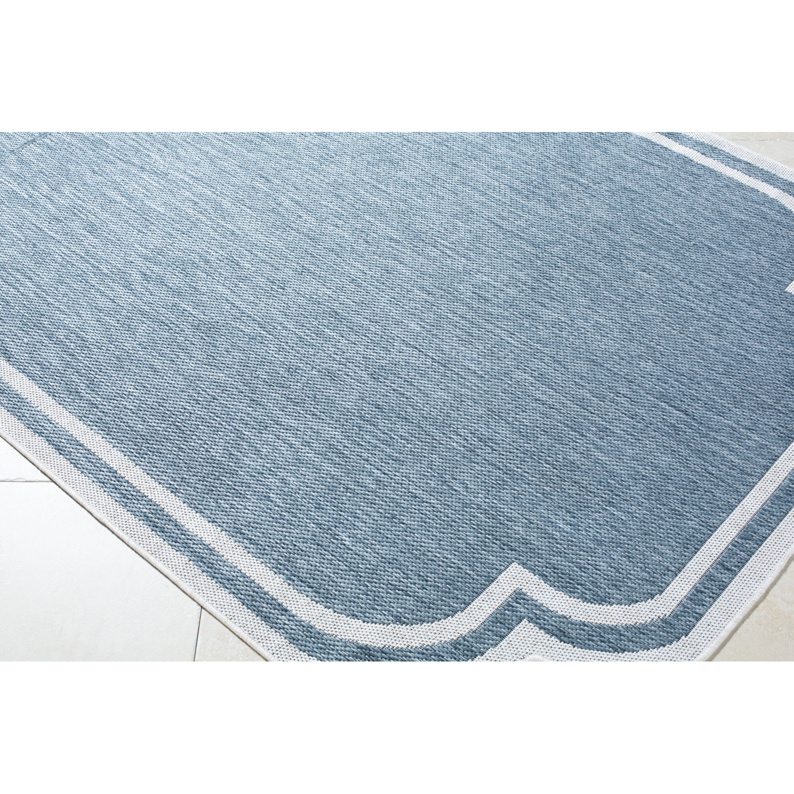 Machine Woven Area Rug, 5'3" x 7'
