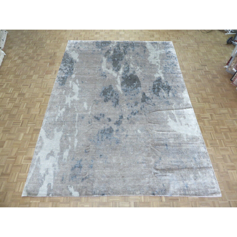 Tapis unique en soie noué à la main gris de 10 pi 2 po x 14 pi Mahra