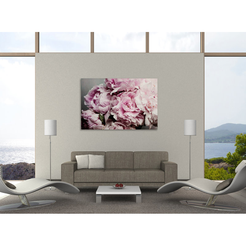 "Pe pivoines Galore II", toile tendue par Elizabeth Urquhart, H 40 po x l 60 po x P 1,5 po