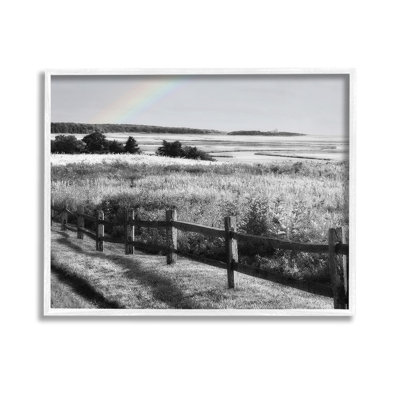 Art arc-en-ciel sur campagne, estampe numérique par GraffiTee Studios