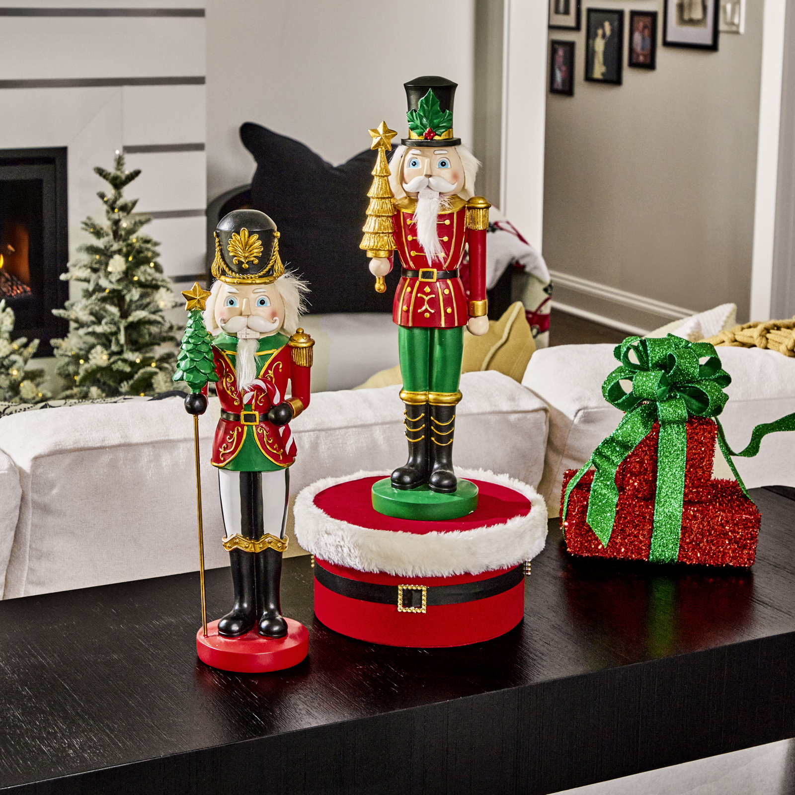 15" Resin Royal Nutcracker Set of 2