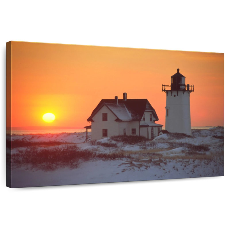 Sunset at race point lighthouse Aletra, H 24 po x l 36 po