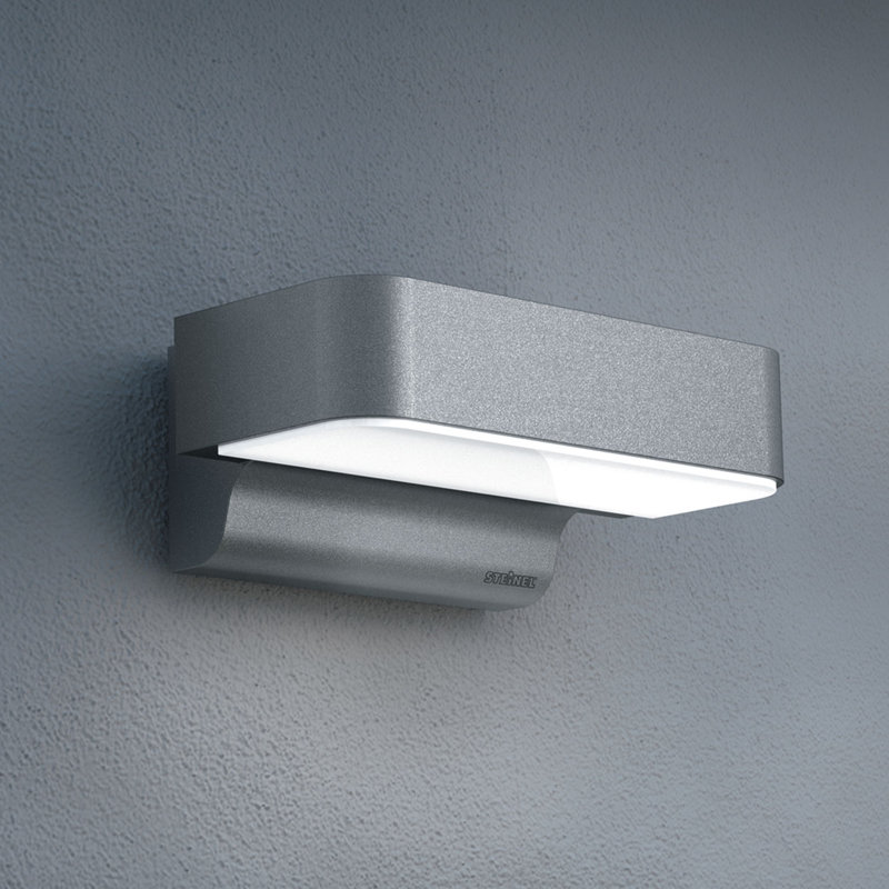 L 800 Silver Integrated LED Outdoor Sconce with Dusk to Dawn, 8.8cm H x 23cm W x 14.6cm D, 7.5W