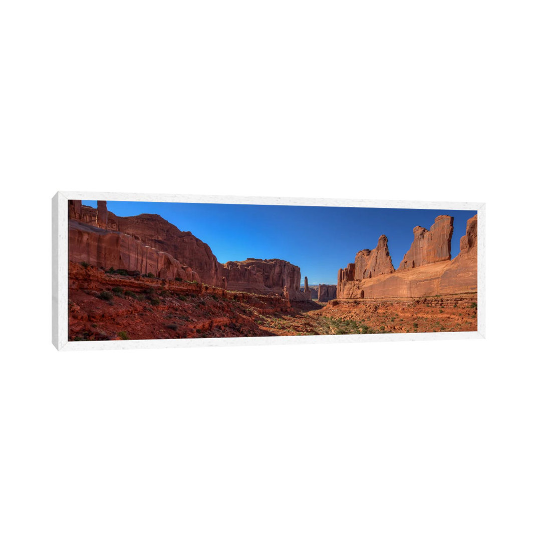 5th Avenue von Bill Sherrell - Panoramic Gallery- Giclée auf Leinwand