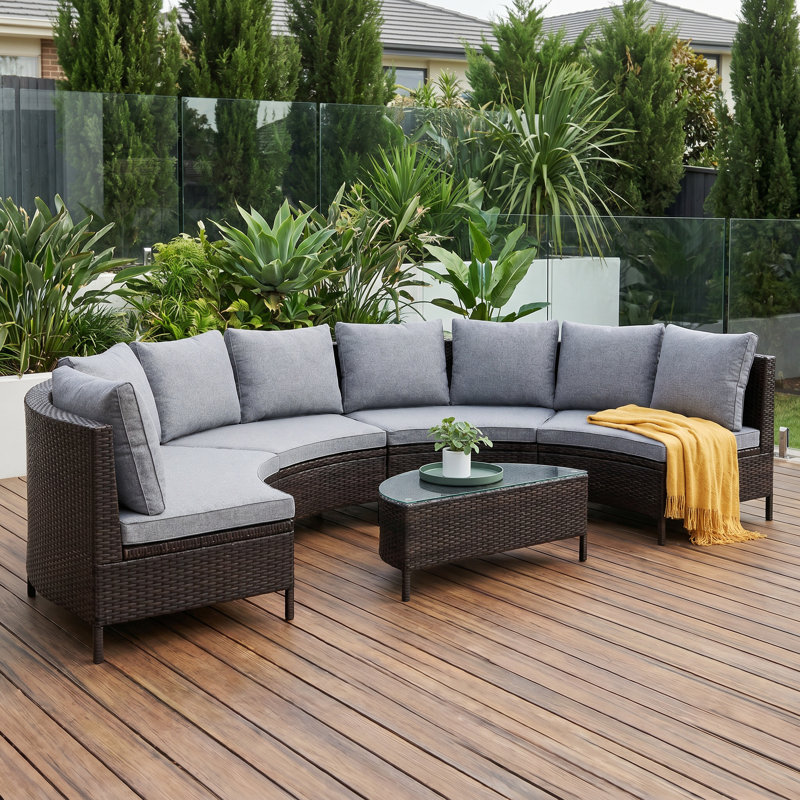 Ensemble de canapé modulaire d'extérieur 5 pièces en rotin PE avec table en verre trempé demi-lune et coussins beiges, Gris