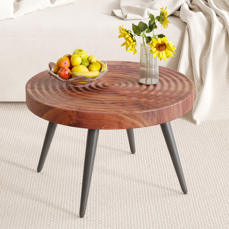 Table basse ronde moderne - texture annulaire, durable et robuste avec un diamètre de 23,6 pouces. Moulage par aspiration exquis, motif de couleur noyer, pieds en métal noir pulvérisé.