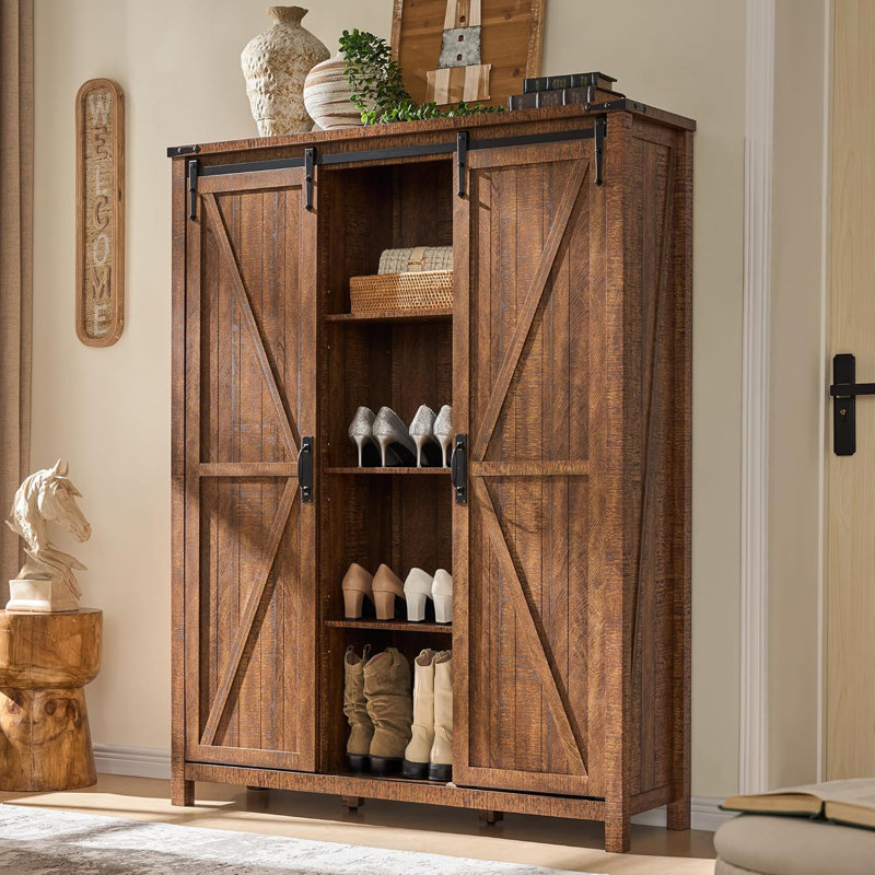 Armoire à chaussures pour le vestibule, armoire de rangement à chaussures à 7 niveaux de 62 po de hauteur avec 2 portes coulissantes, brun