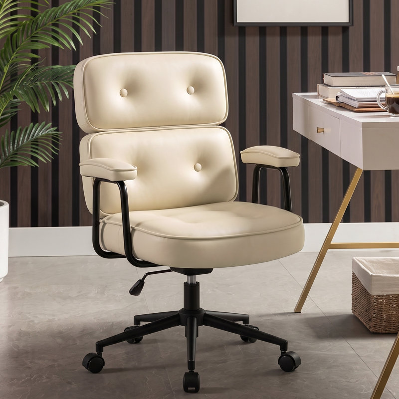 Chaise de bureau pivotante Arless en similicuir capitonné, avec accoudoirs rembourrés, Beige